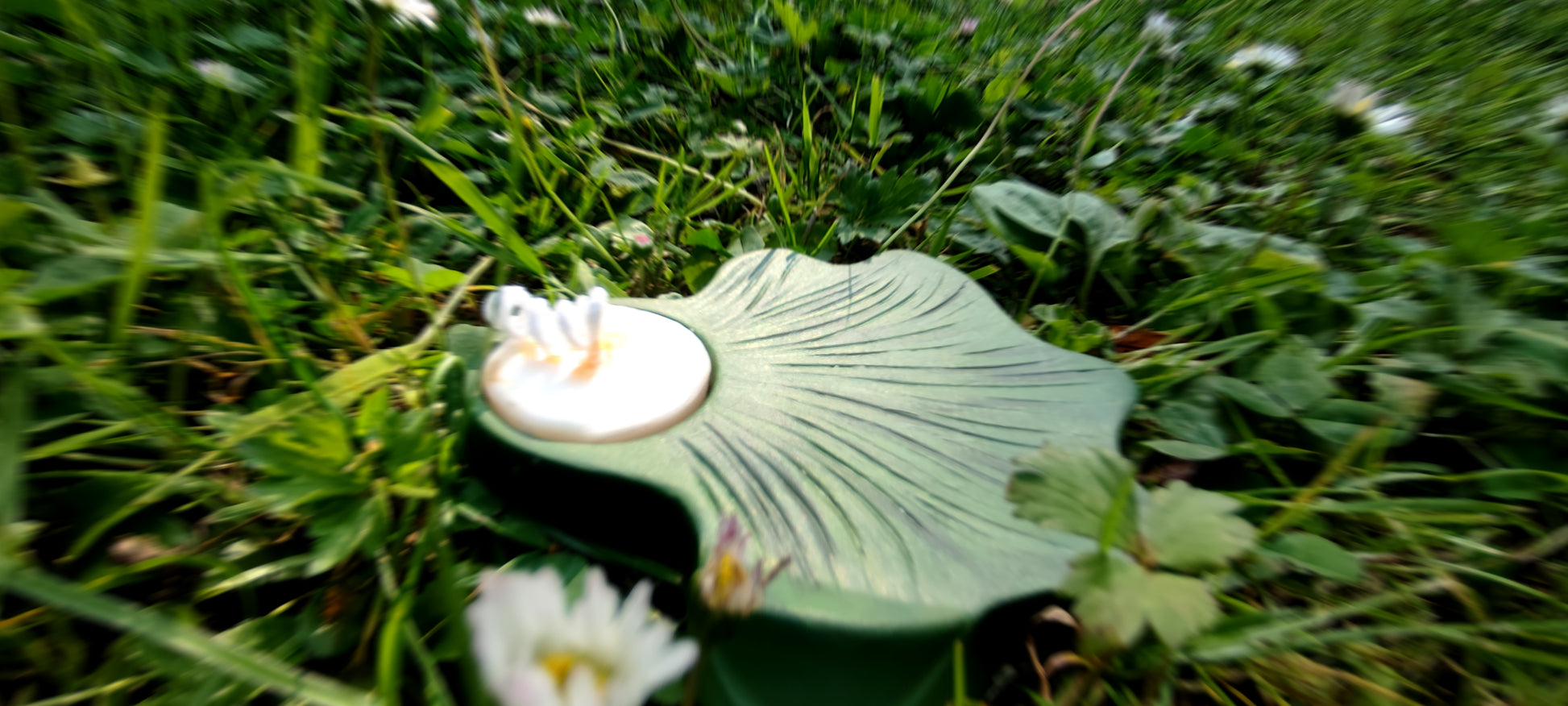 Porte bougie Ginko Feuille de lumière – Élégance naturelle – Support poétique