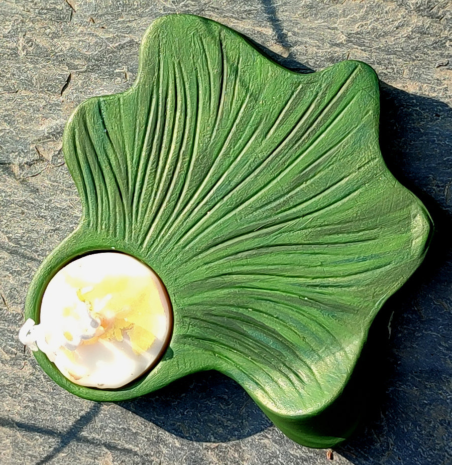 Porte bougie Ginko Feuille de lumière – Élégance naturelle – Support poétique