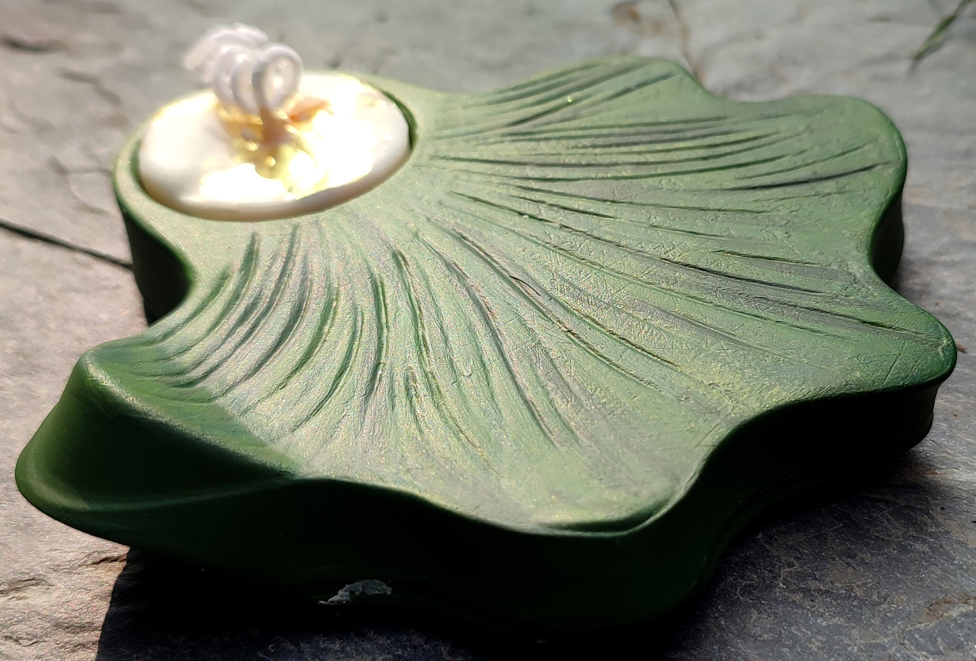 Porte bougie Ginko Feuille de lumière – Élégance naturelle – Support poétique