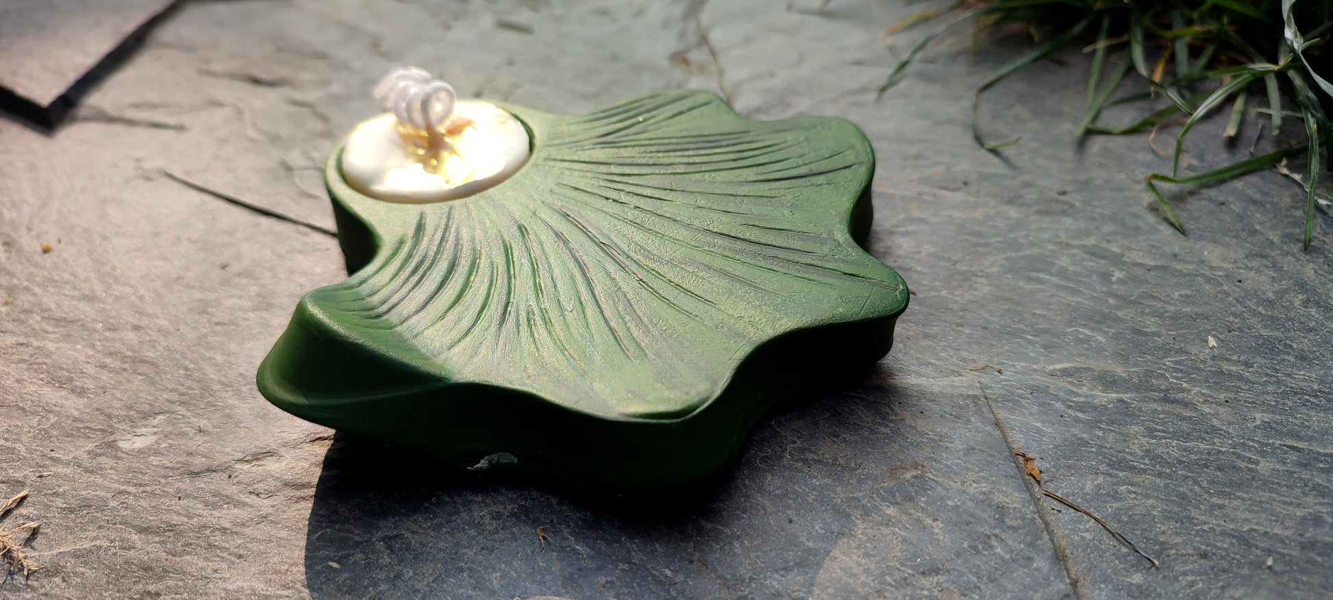 Porte bougie Ginko Feuille de lumière – Élégance naturelle – Support poétique